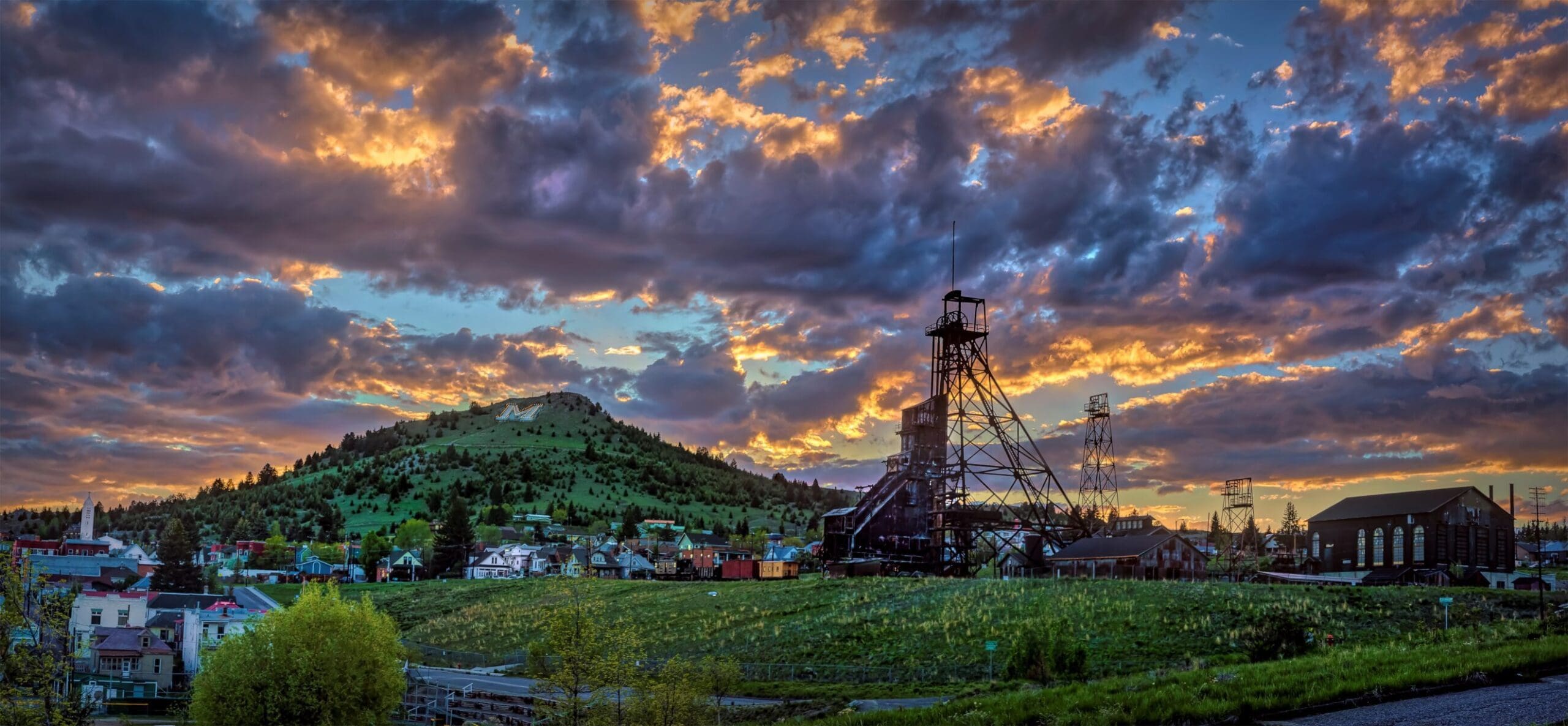 Beautiful sunset landscape of Butte Montana