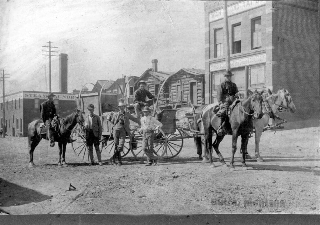 West Mercury Street - Wah Chong Tai Building on right - Mai Wah Museum now in building Circa 1910.